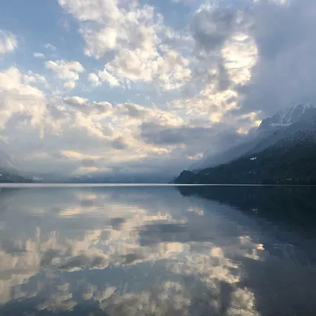 Apartment Spacious Overlooking Lake Brienz *
